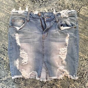 Machine Nouvelle Mode - Junior Women’s (Sz 9) Denim Distressed Jean Skirt